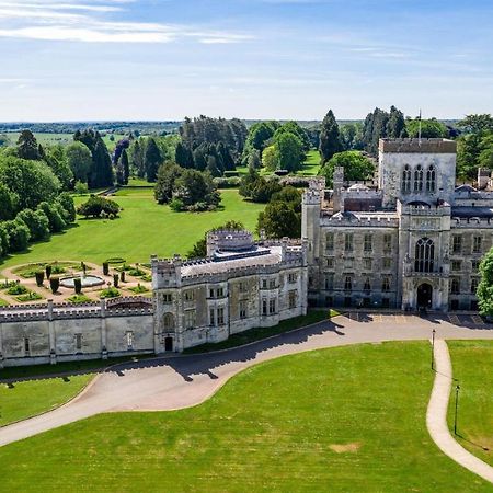 Ashridge House Hotel เบิร์กเคมสเต็ด ภายนอก รูปภาพ