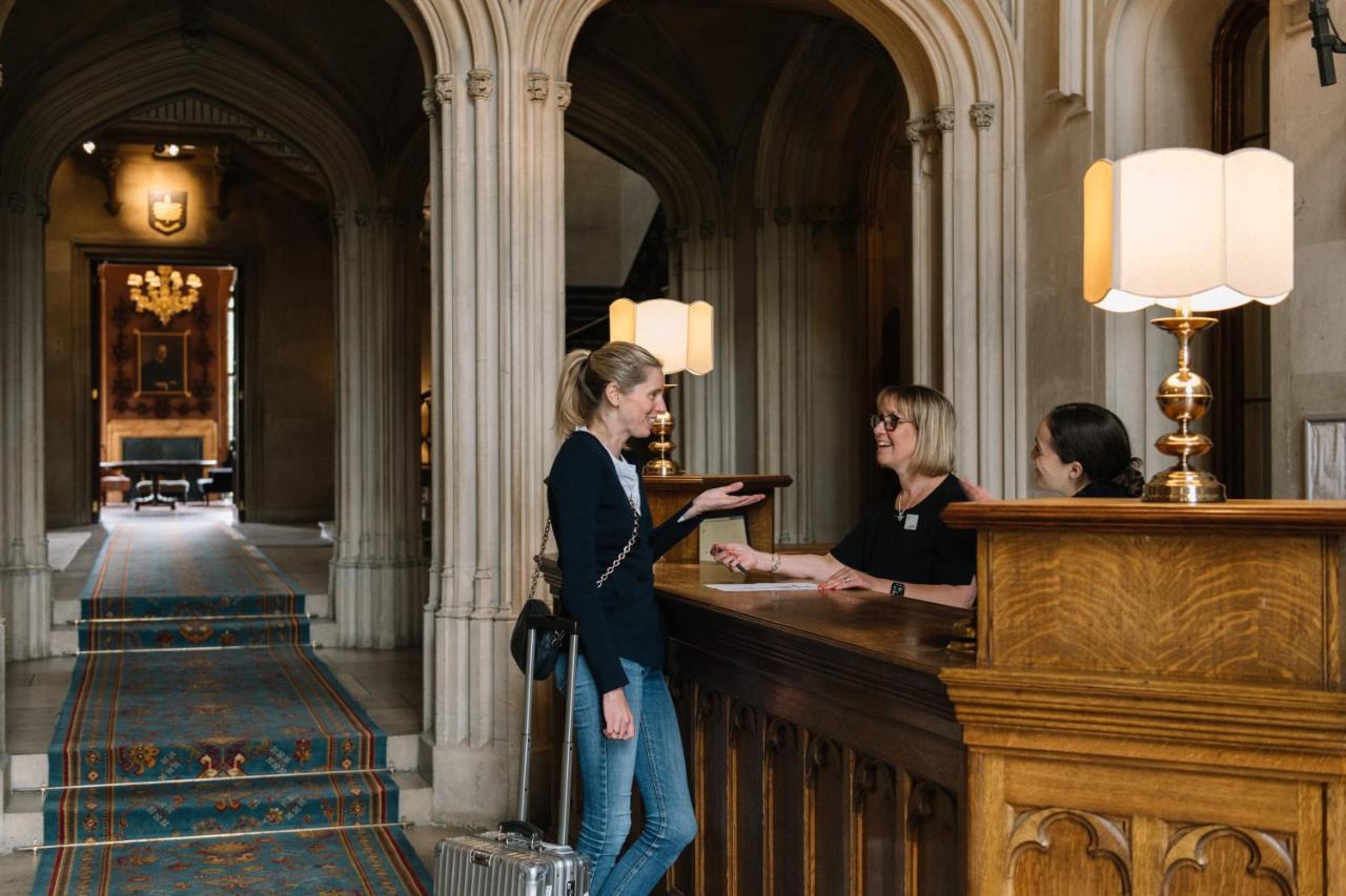 Ashridge House Hotel เบิร์กเคมสเต็ด ภายนอก รูปภาพ